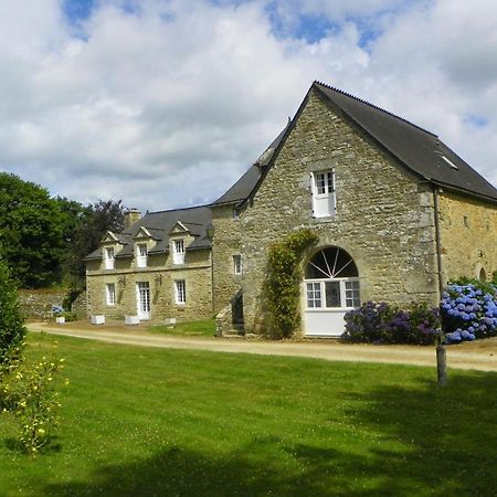 Manoir De Saint-Fiacre Panzió Malansac Kültér fotó